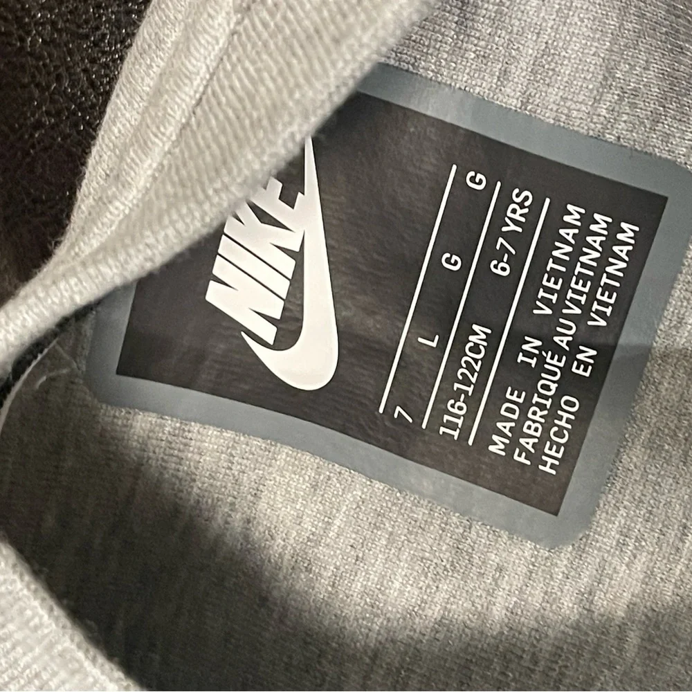 New with tags Nike TECH PACK $100 boys shorts shirt size 7 - Picture 4 of 6